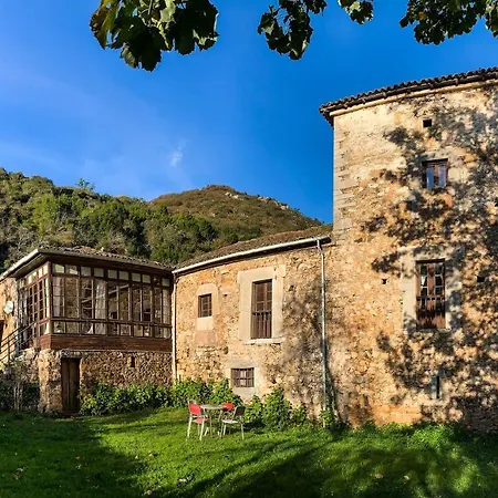 Palacio Del Cardenal Cienfuegos Casa de Campo Aguera (Belmonte de Miranda, Asturias)