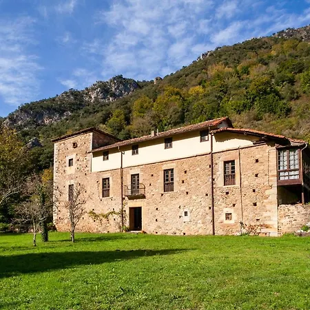 Palacio Del Cardenal Cienfuegos * Aguera (Belmonte de Miranda, Asturias)